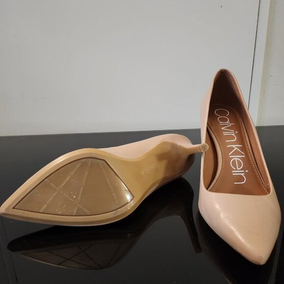 Calvin Klein Nude Leather Pointed-Toe Pumps – Size 7 - Picture 4 of 6